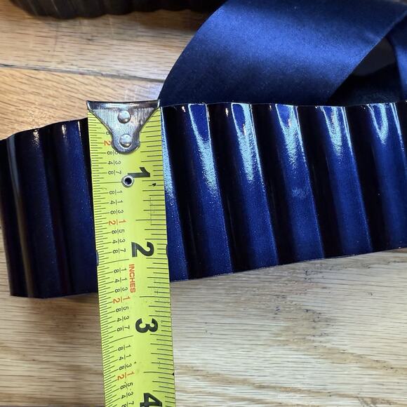 Tory Burch Womens Scallop Navy Shimmery Satin Wedge Platform Sandals Sz 7M - Picture 4 of 6